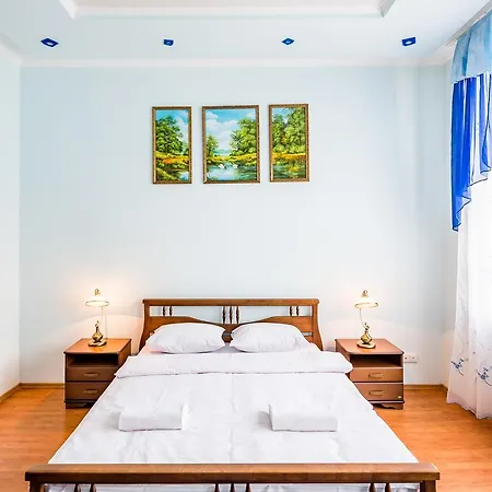 Апартаменти Alfa Rynok Square 30