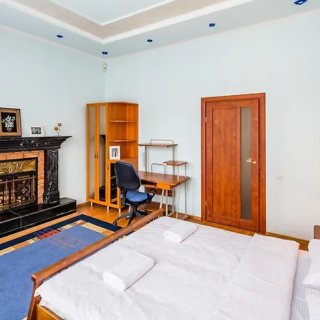 Alfa Rynok Square 30 アパート リヴィウ