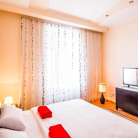 Alfa Rynok Square 30 アパート