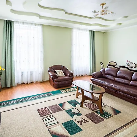 Alfa Rynok Square 30 *