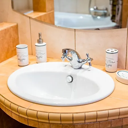 Alfa Rynok Square 30