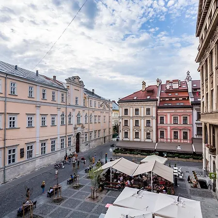 Alfa Rynok Square 30