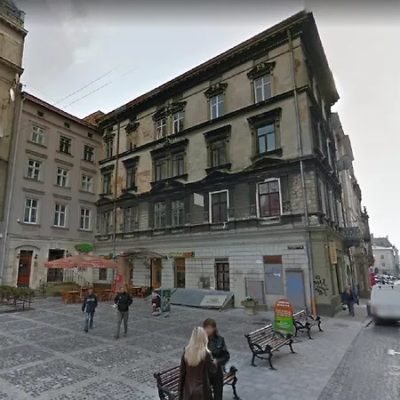 Alfa Rynok Square 30 *