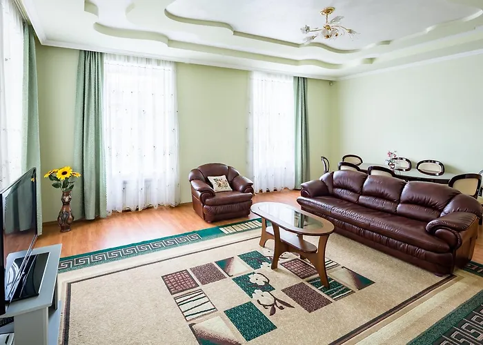 Alfa Rynok Square 30 *