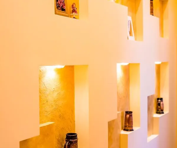 Alfa Rynok Square 30 *