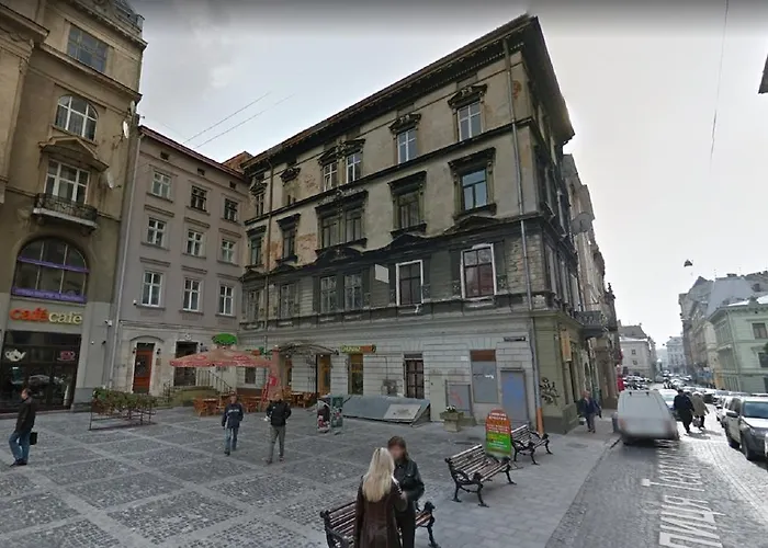 Alfa Rynok Square 30 *