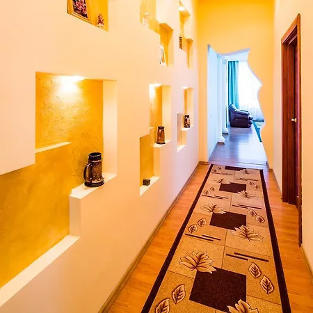 Alfa Rynok Square 30 * Lviv